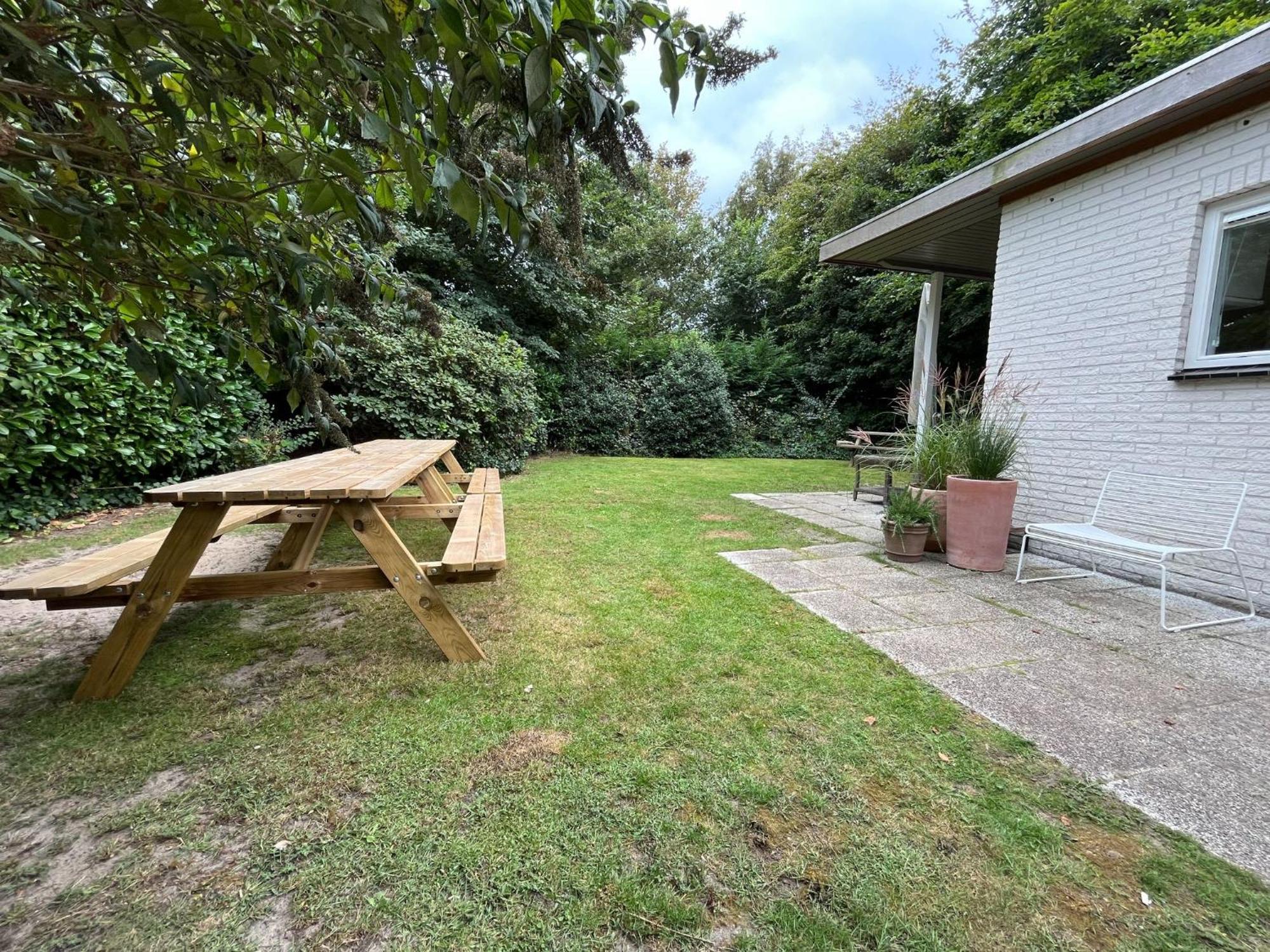 Gezellige Bungalow Op Steenworp Afstand Van Het Strand Ouddorp Exterior foto